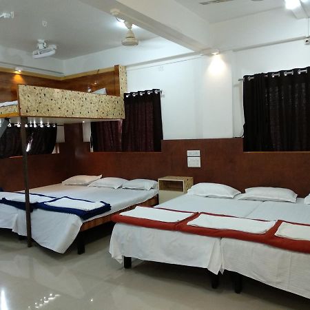Hotel Joshi Yatri Niwas Kolhápur Exteriér fotografie