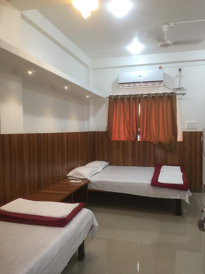Hotel Joshi Yatri Niwas Kolhápur Exteriér fotografie