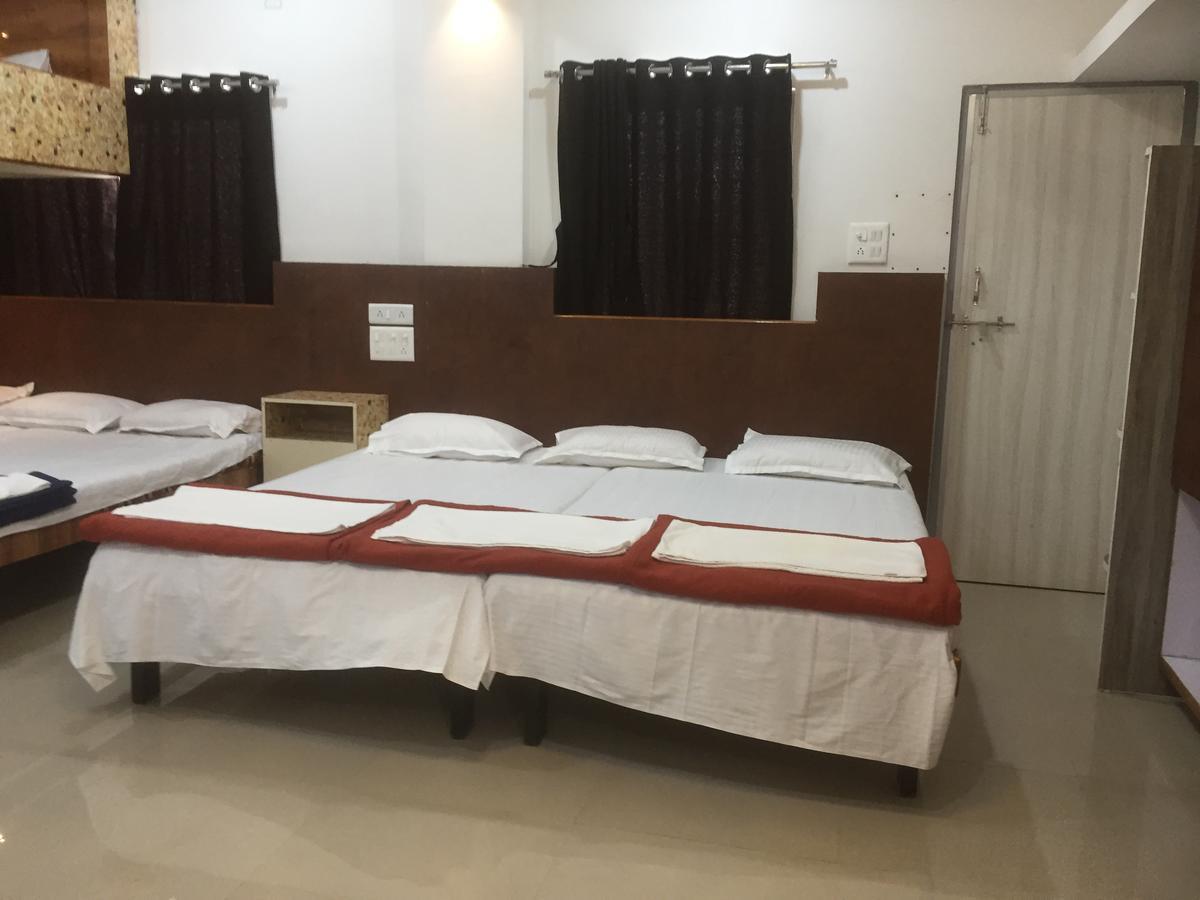 Hotel Joshi Yatri Niwas Kolhápur Exteriér fotografie