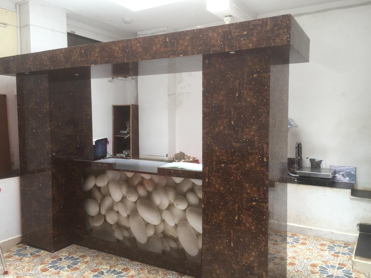 Hotel Joshi Yatri Niwas Kolhápur Exteriér fotografie