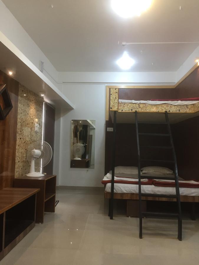 Hotel Joshi Yatri Niwas Kolhápur Exteriér fotografie