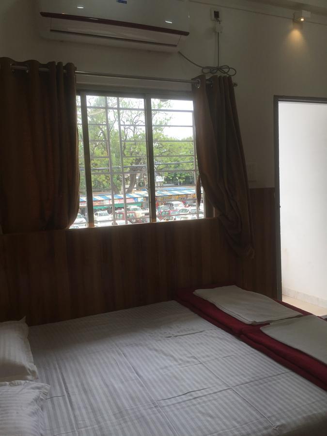 Hotel Joshi Yatri Niwas Kolhápur Exteriér fotografie